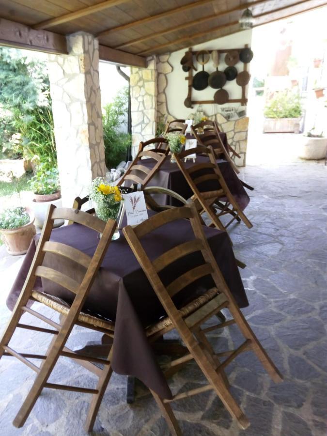 Vila Agriturismo Tre Santi Padula Exteriér fotografie