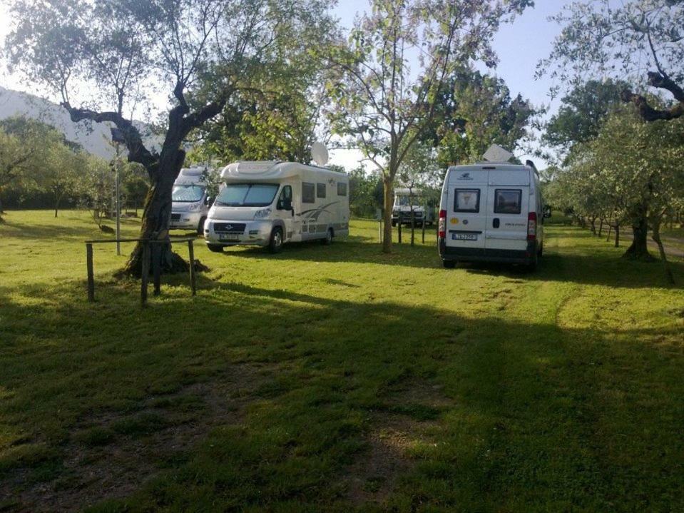 Vila Agriturismo Tre Santi Padula Exteriér fotografie